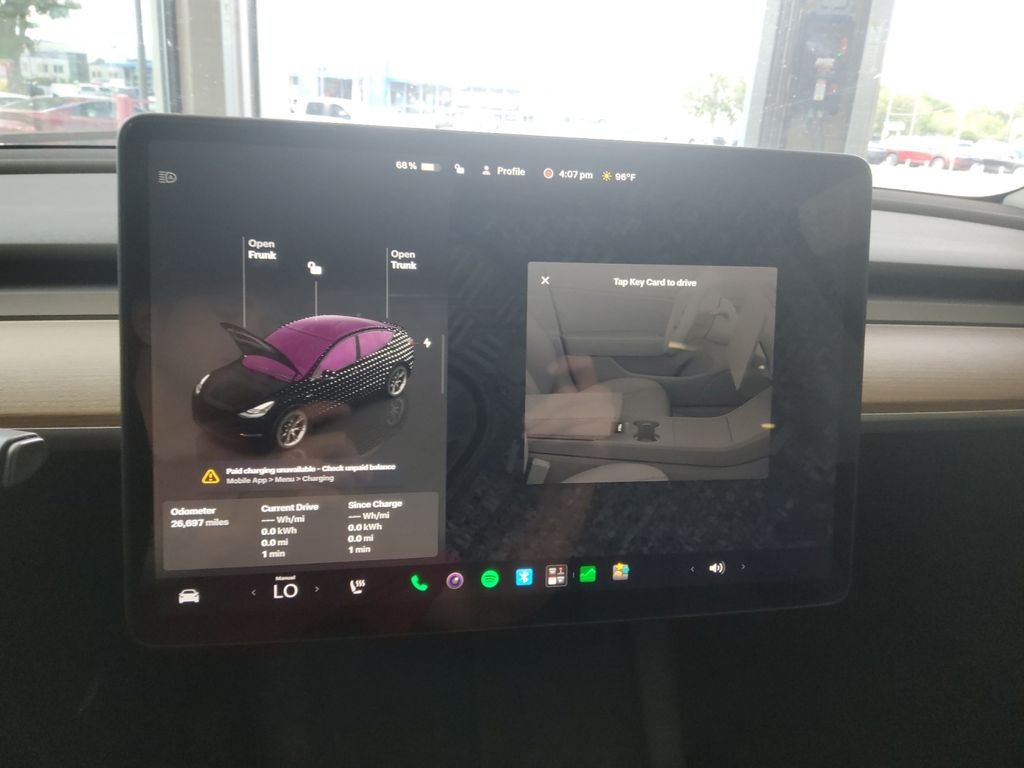 Used 2024  Tesla Long Range image 11
