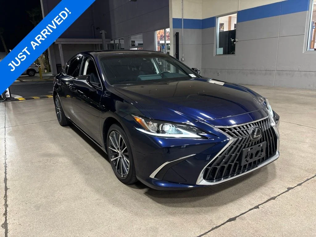 Used 2022 Mica Lexus 350 image 2
