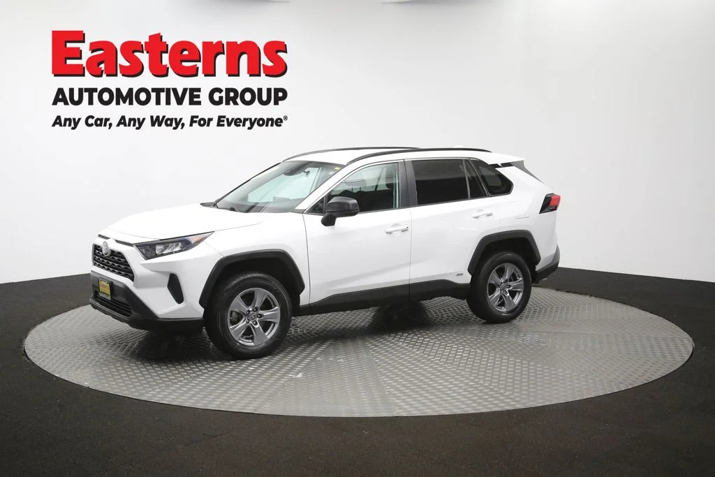 Used 2022 White Toyota LE image 58