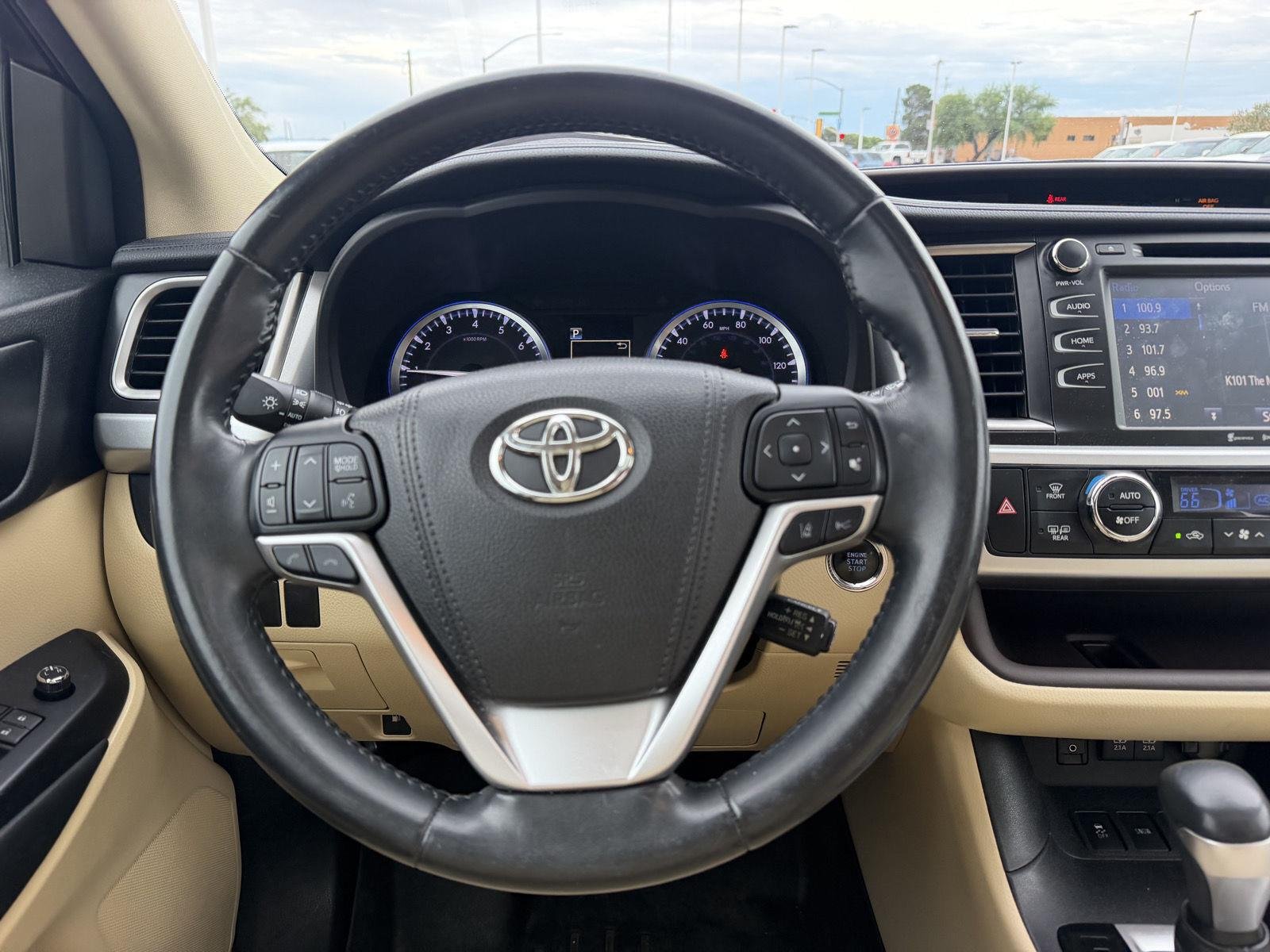 Used 2017 Blizzard Pearl Toyota XLE image 25