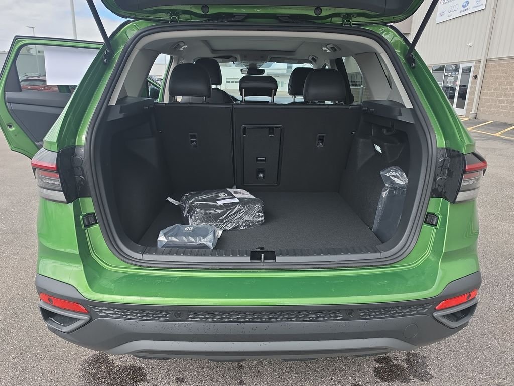 New 2026 Green Volkswagen 1.5T SE Black image 14