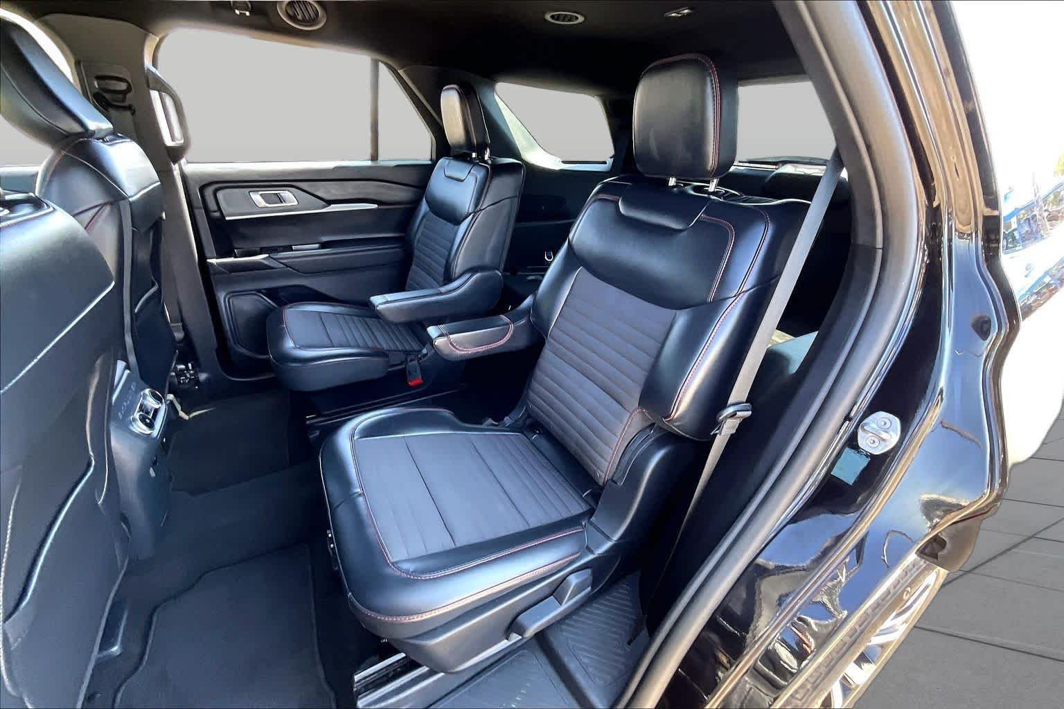 Used 2025 Agate Black Ford ST-Line image 20