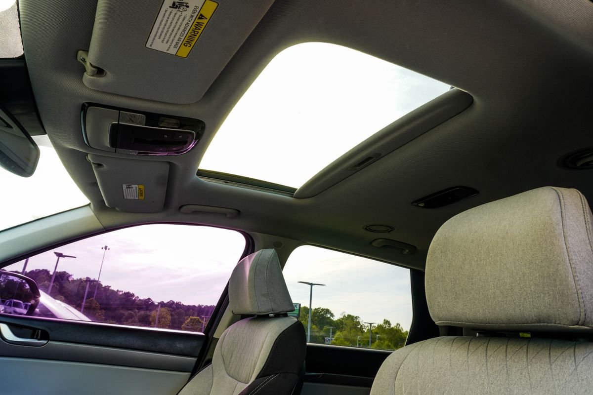 Used 2022 Black Hyundai SEL image 35