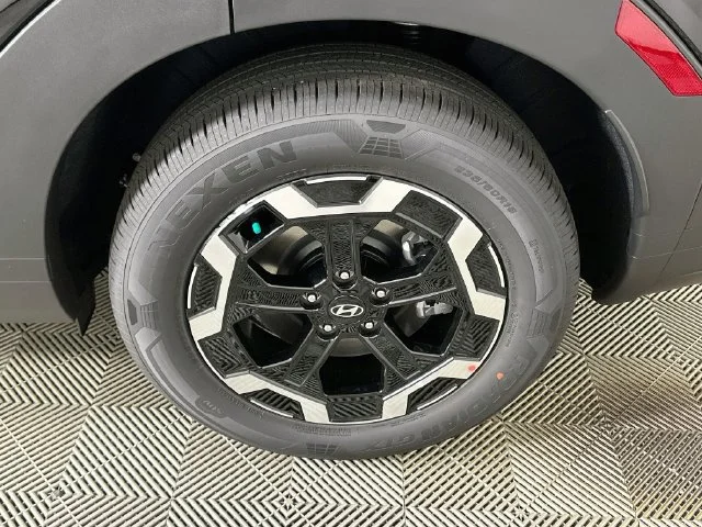 New 2027 Black Hyundai SE image 19