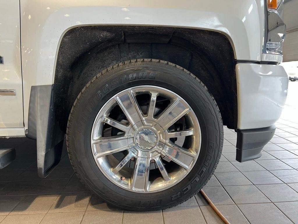 Used 2018 Pearl Chevrolet High Country image 14