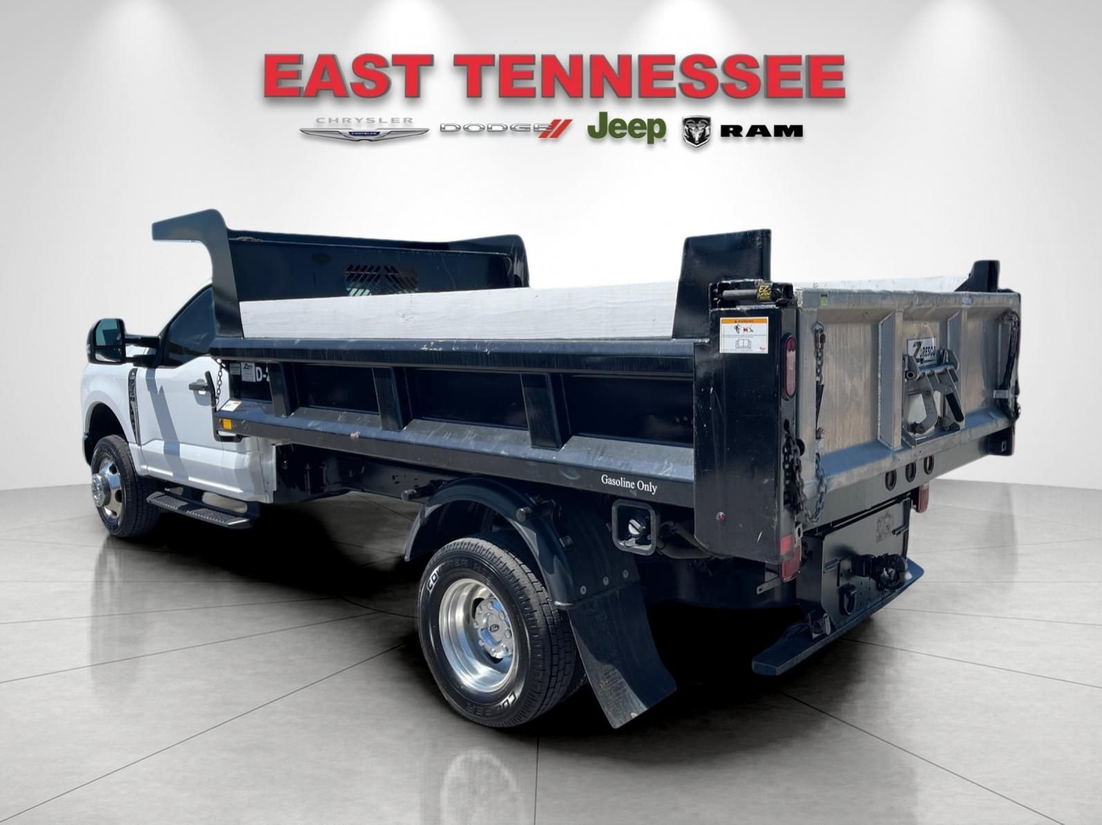 Used 2023 White Ford XL image 5
