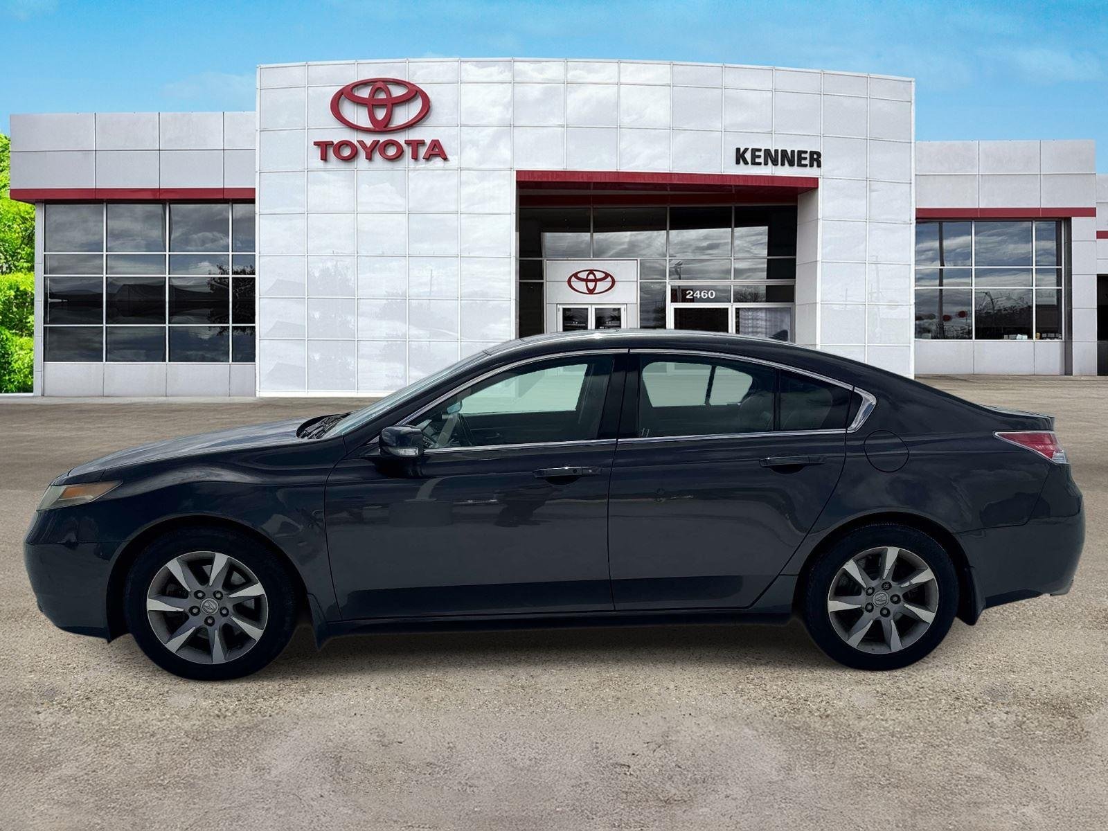 Used 2013 Graphite Luster Metallic Acura Tech image 4