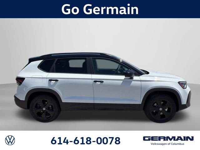 New 2026 Pure White w/Deep Blk Rf Volkswagen 1.5T SE Black image 4