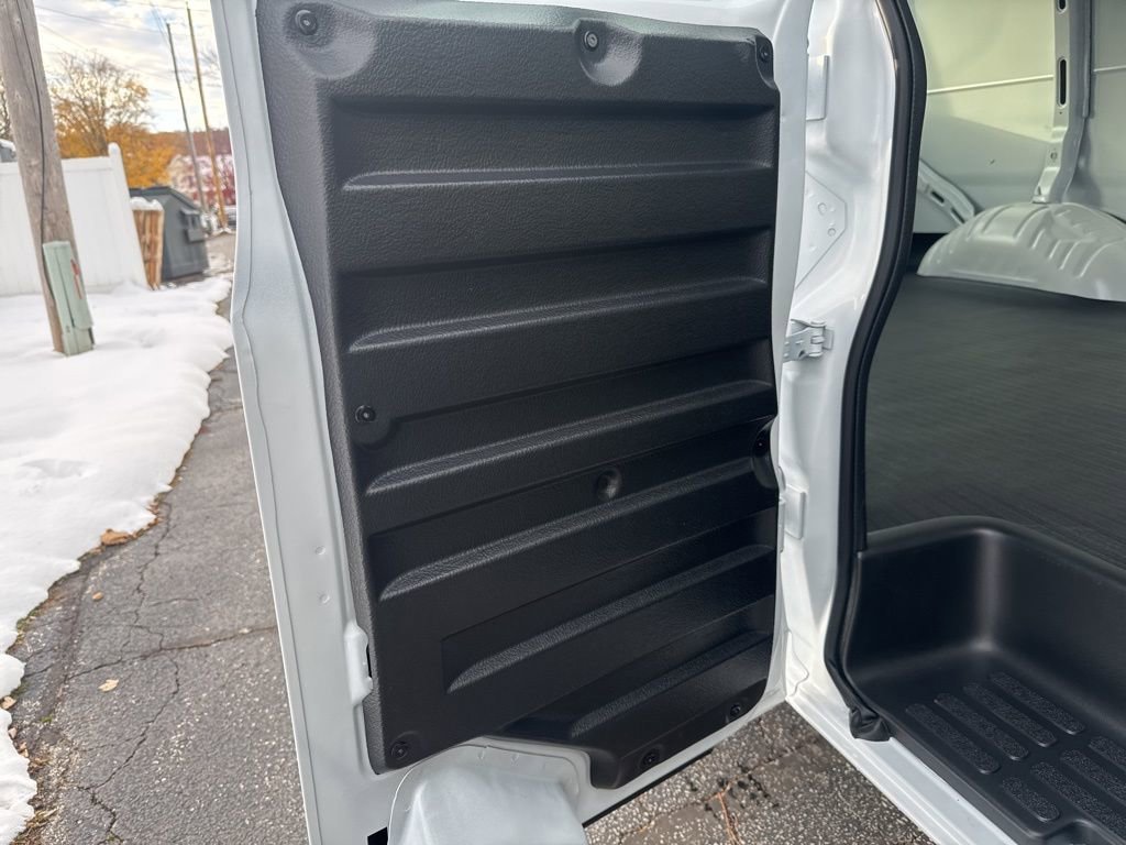 2025 Chevrolet Express Cargo Work Van - Photo 20