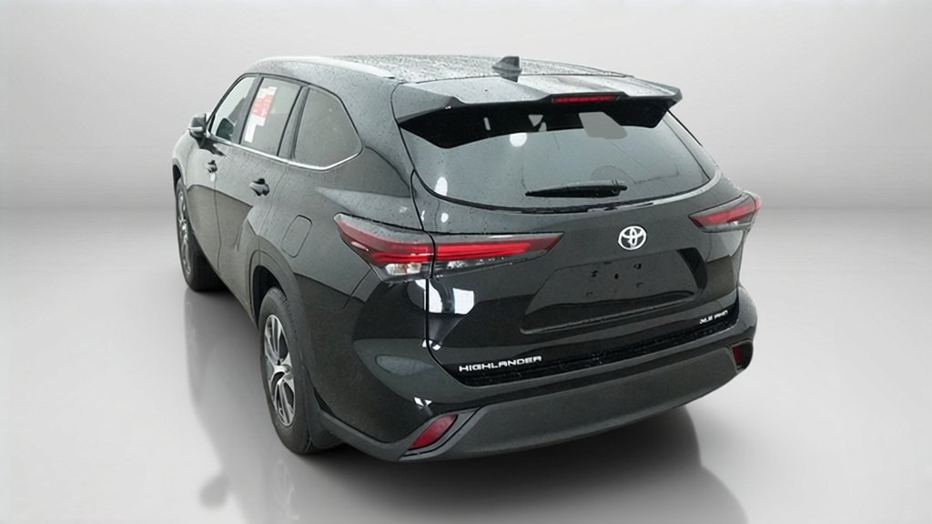 New 2026 Midnight Black Metallic Toyota XLE image 13