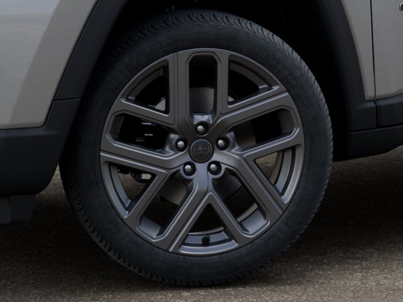 New 2026 Silver Zynith Metallic Clearcoat Jeep Latitude image 35