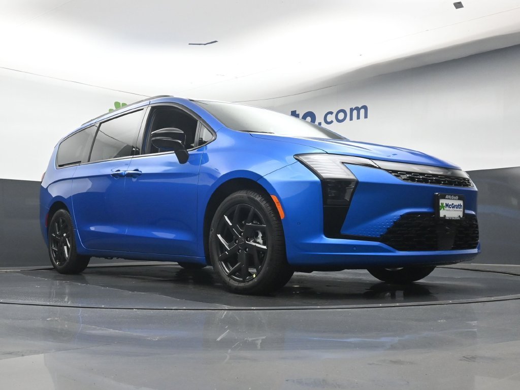 New 2027 Hydro Blue Pearl-Coat Paint Chrysler Limited image 27
