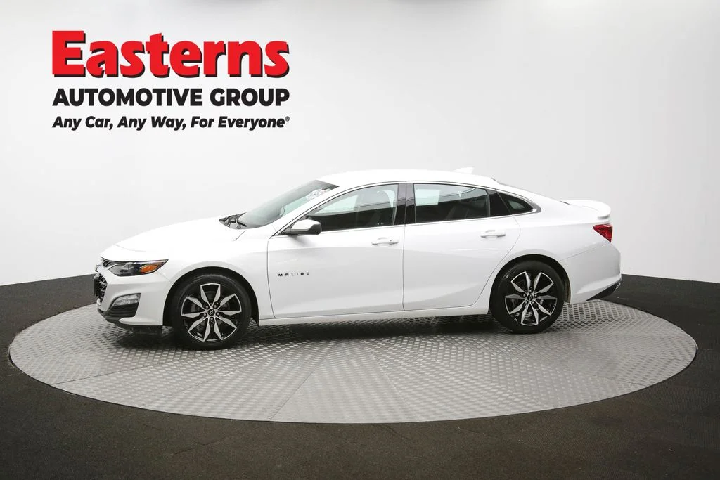Used 2022 White Chevrolet RS image 55