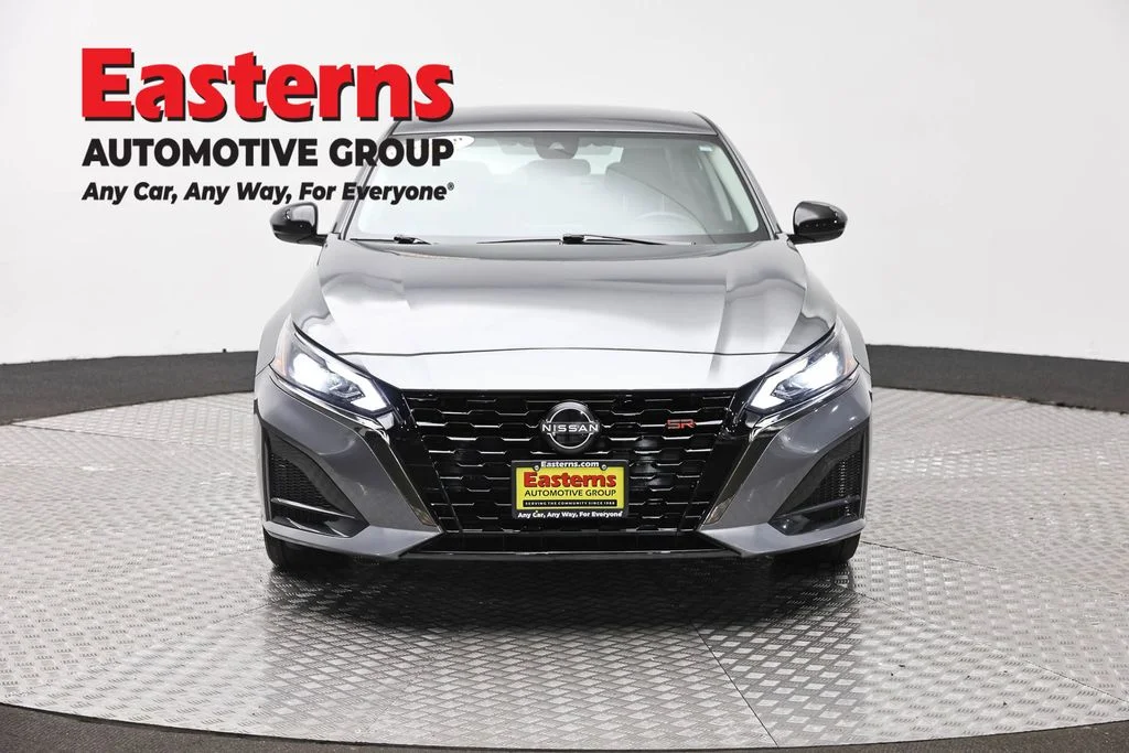 Used 2023 Gray Nissan 2.5 SR image 2
