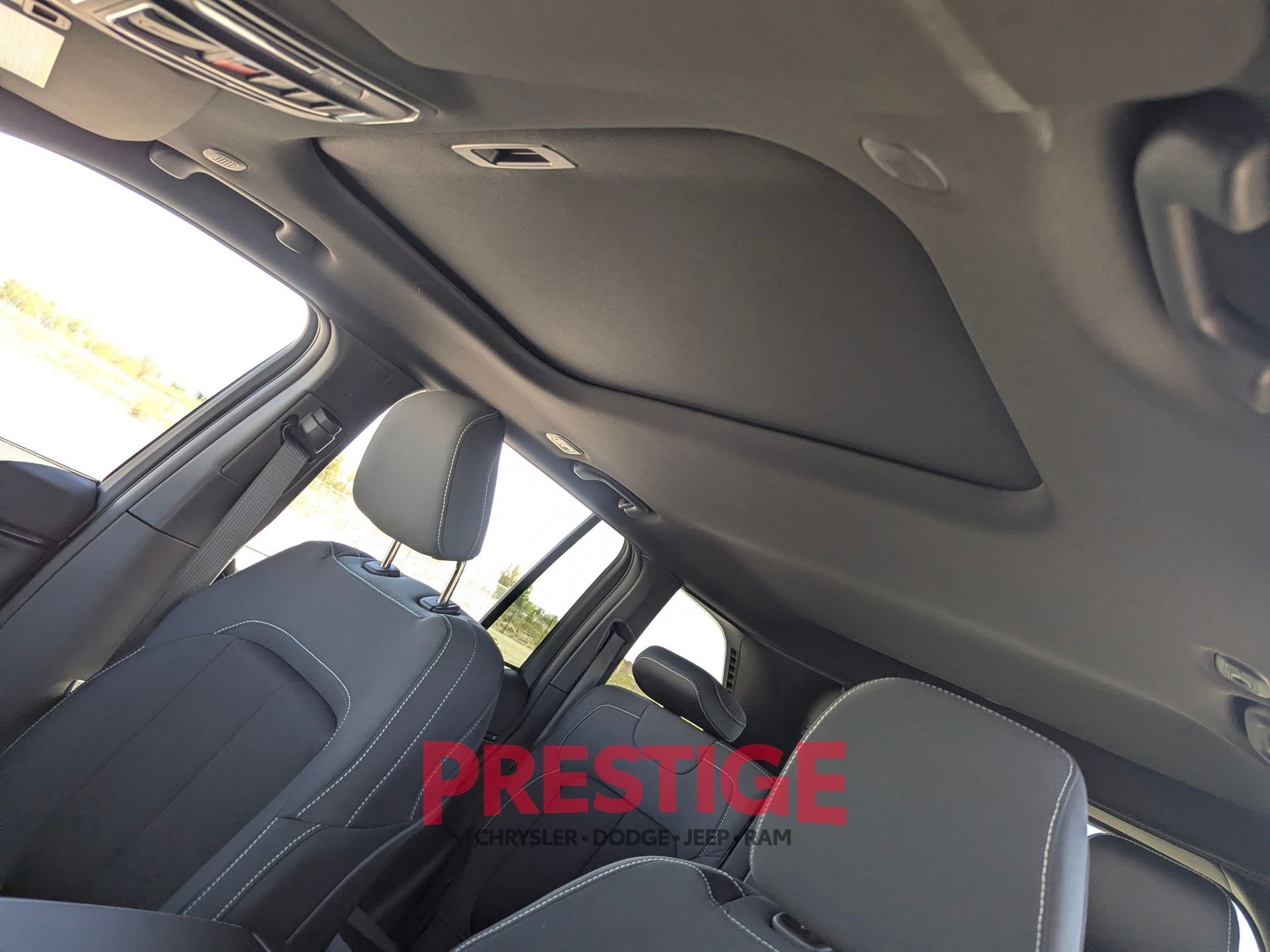 New 2026 Baltic Gray Metallic Clear-Coat Exterior Paint Jeep Laredo X image 25