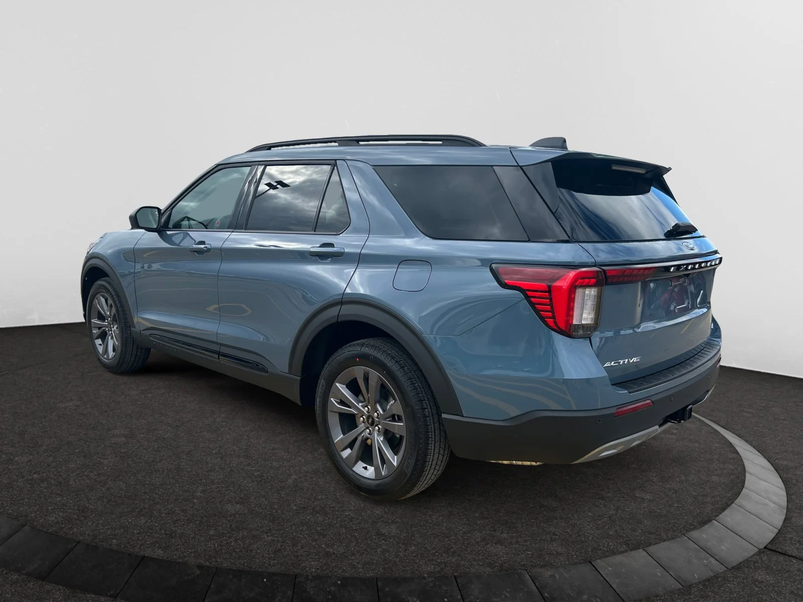 New 2026 Vapour Blue Metallic Ford Active w/200A Pkg image 3
