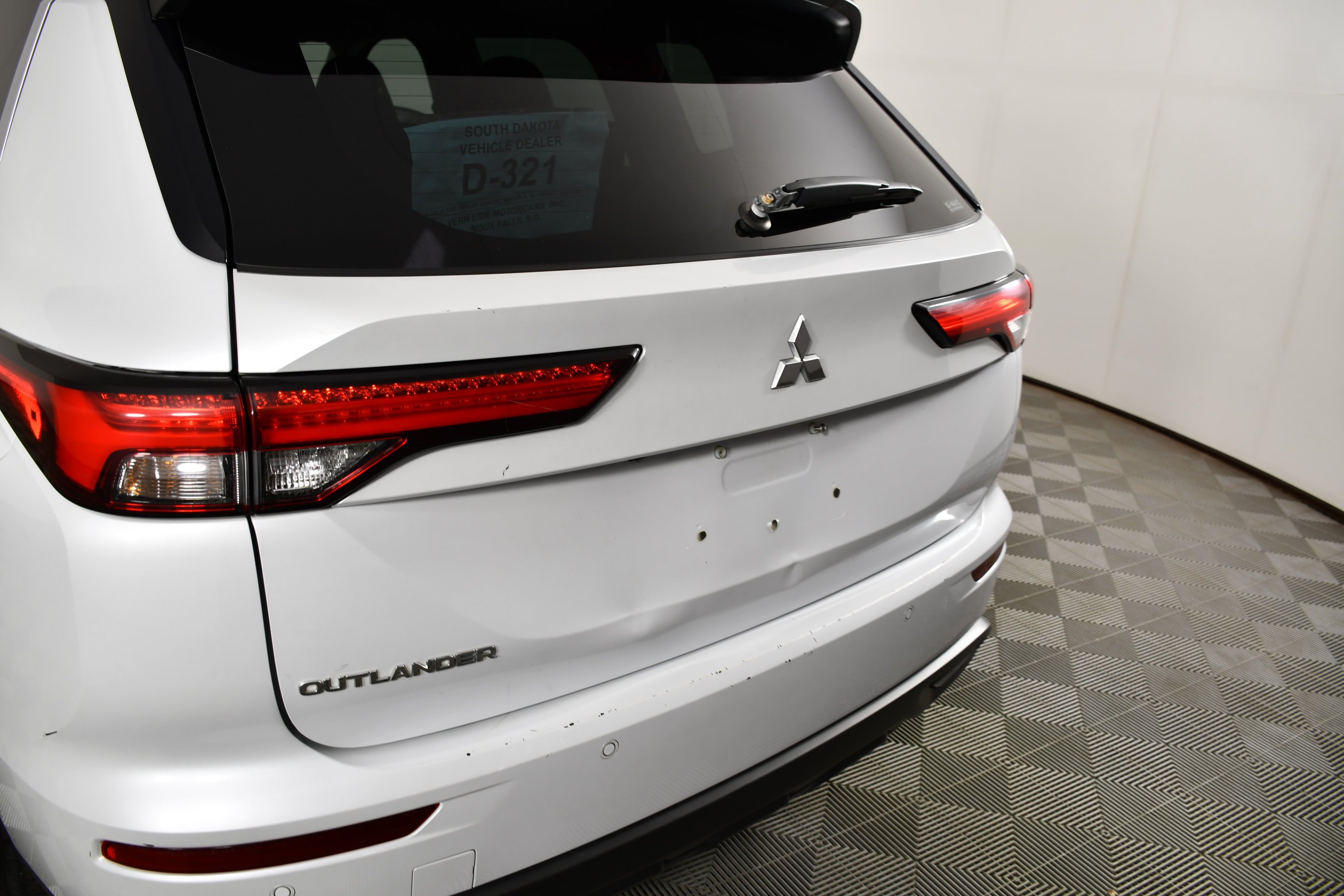 2023 Mitsubishi Outlander ES - Photo 15