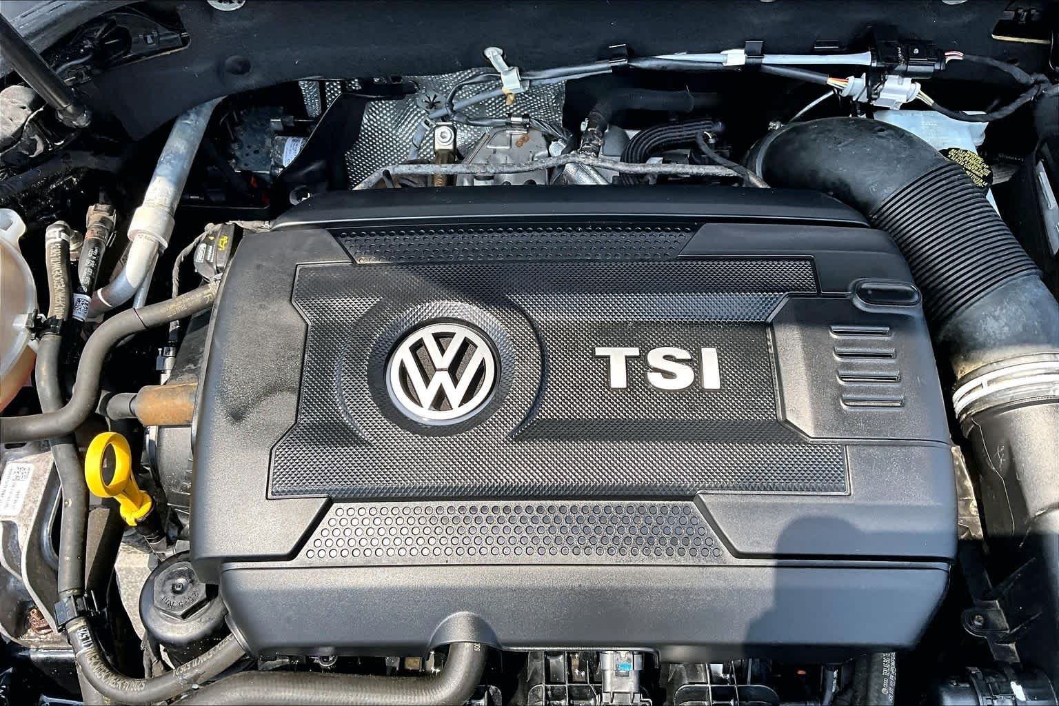 Used 2018 Deep Black Pearl Metallic Volkswagen S image 33