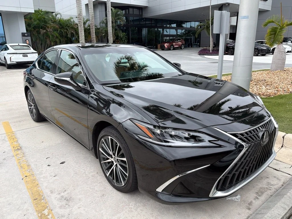 Used 2025 Caviar Lexus 300h image 1