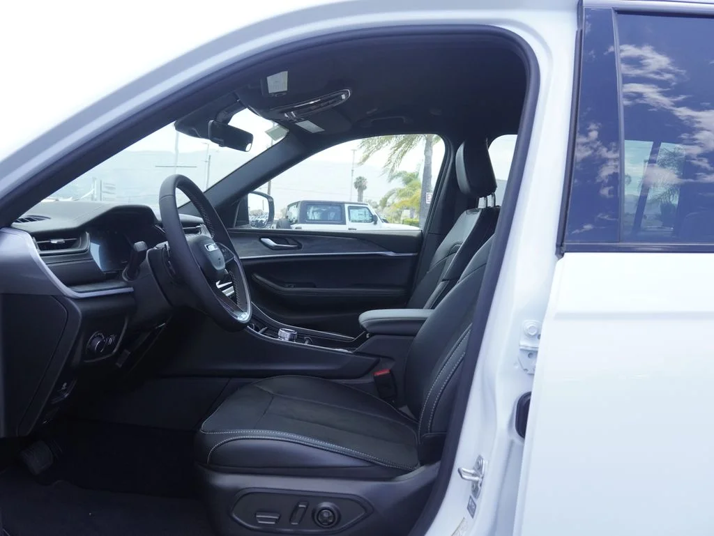 New 2026 Bright White Clearcoat Jeep Altitude image 22