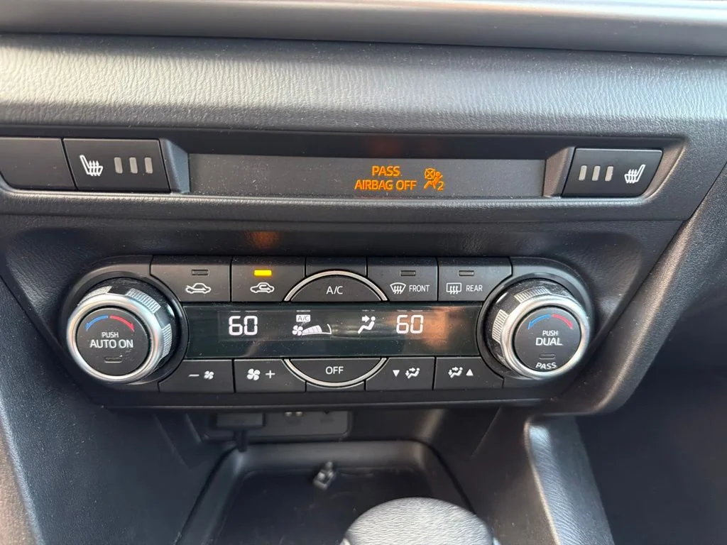 Used 2018 Silver Mazda Touring image 19
