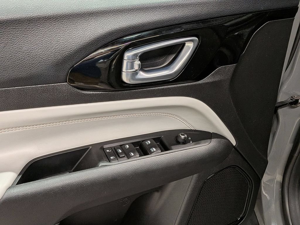 Used 2022 Gray Jeep Limited image 11