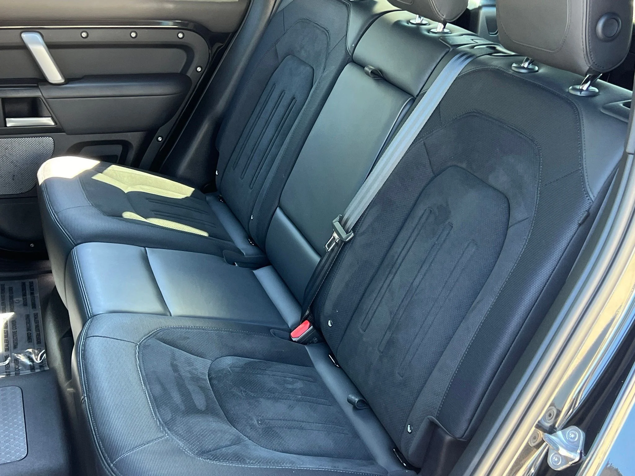 Used 2023 Black Land Rover V8 image 18