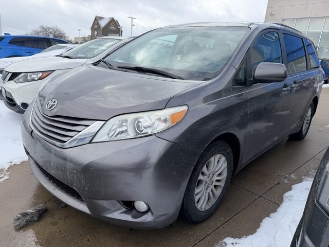 2017 Toyota Sienna XLE