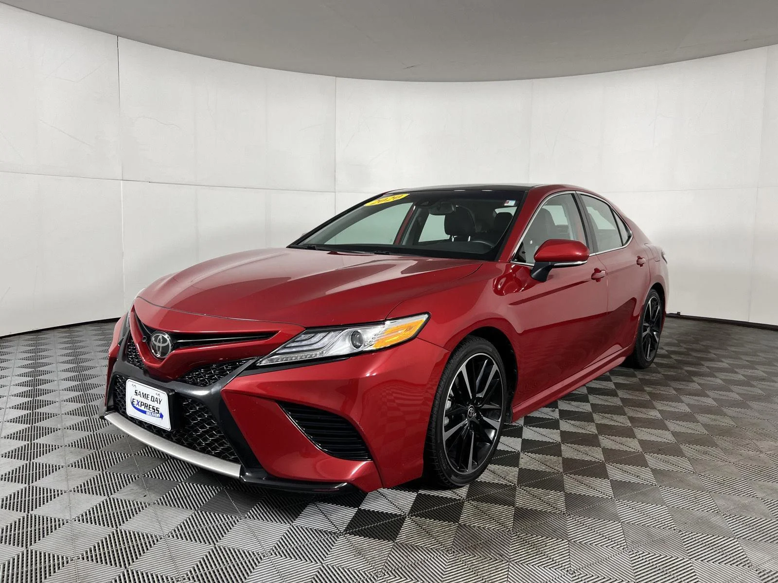 Used 2020 Supersonic Red Toyota XSE image 4