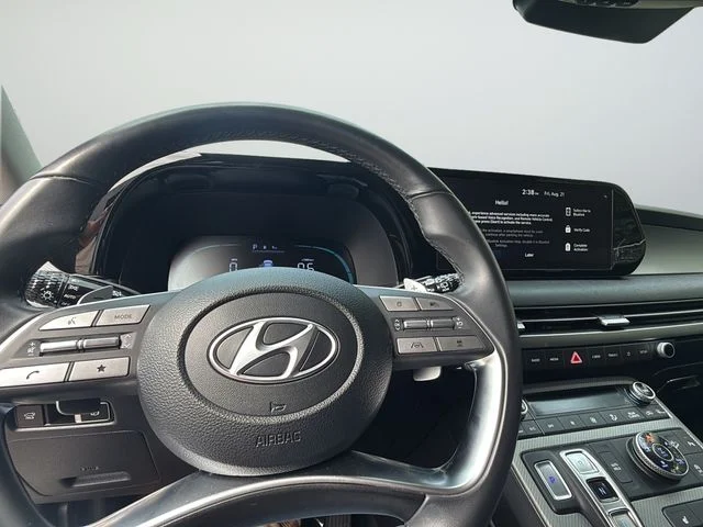 Used 2023 White Hyundai SEL image 11