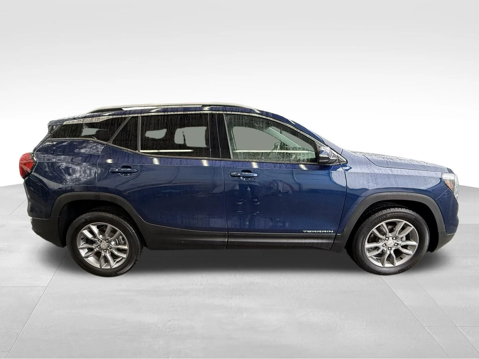 Used 2022 Blue GMC SLT image 4