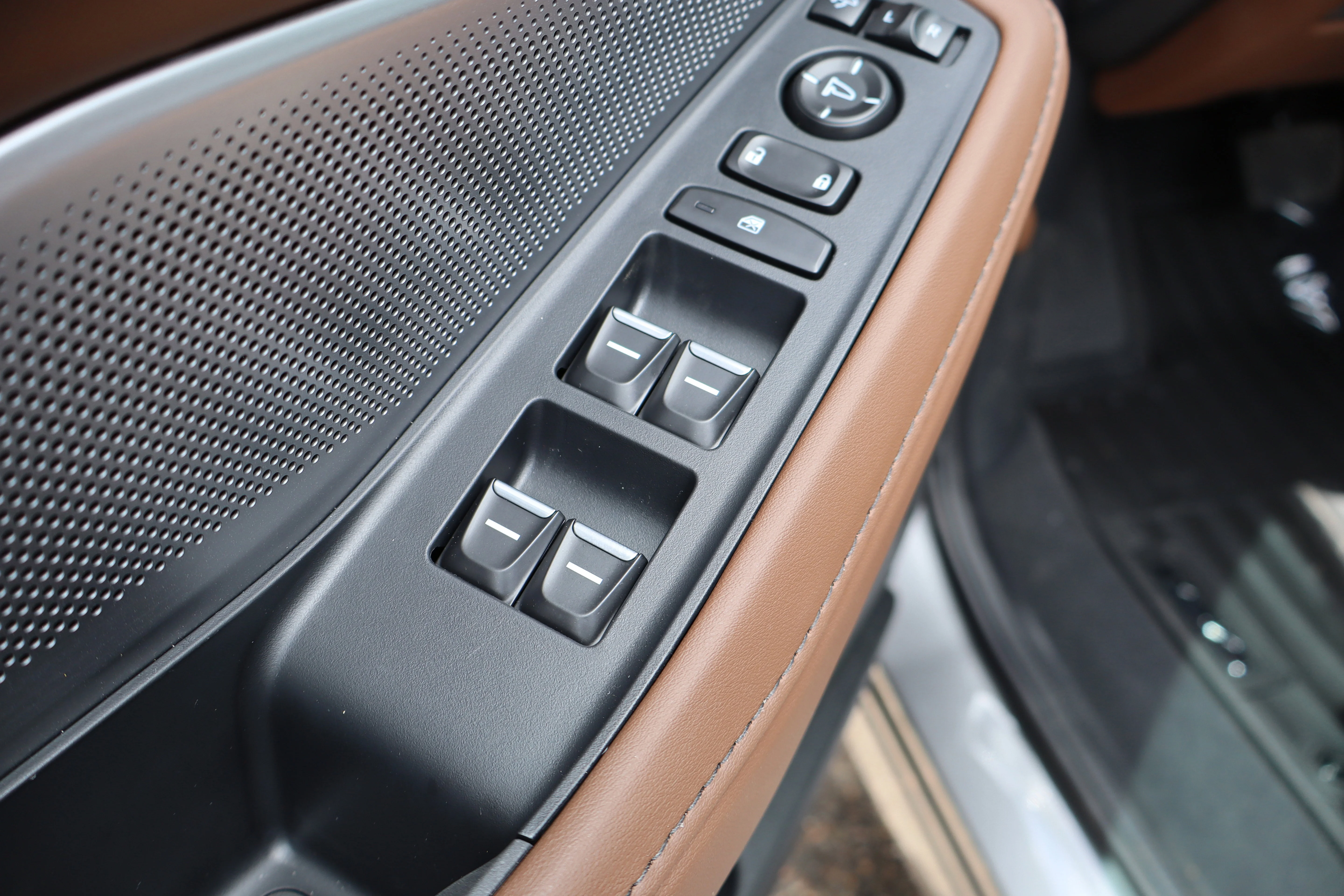New 2026 Liquid Carbon Metallic Acura w/Technology Package image 24
