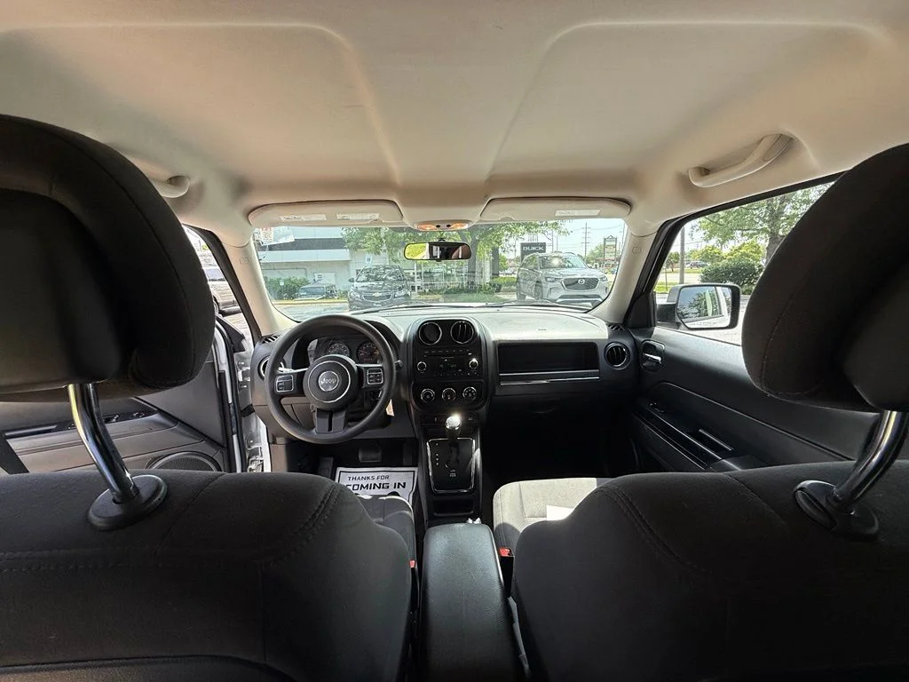 Used 2015 White Jeep Sport image 21