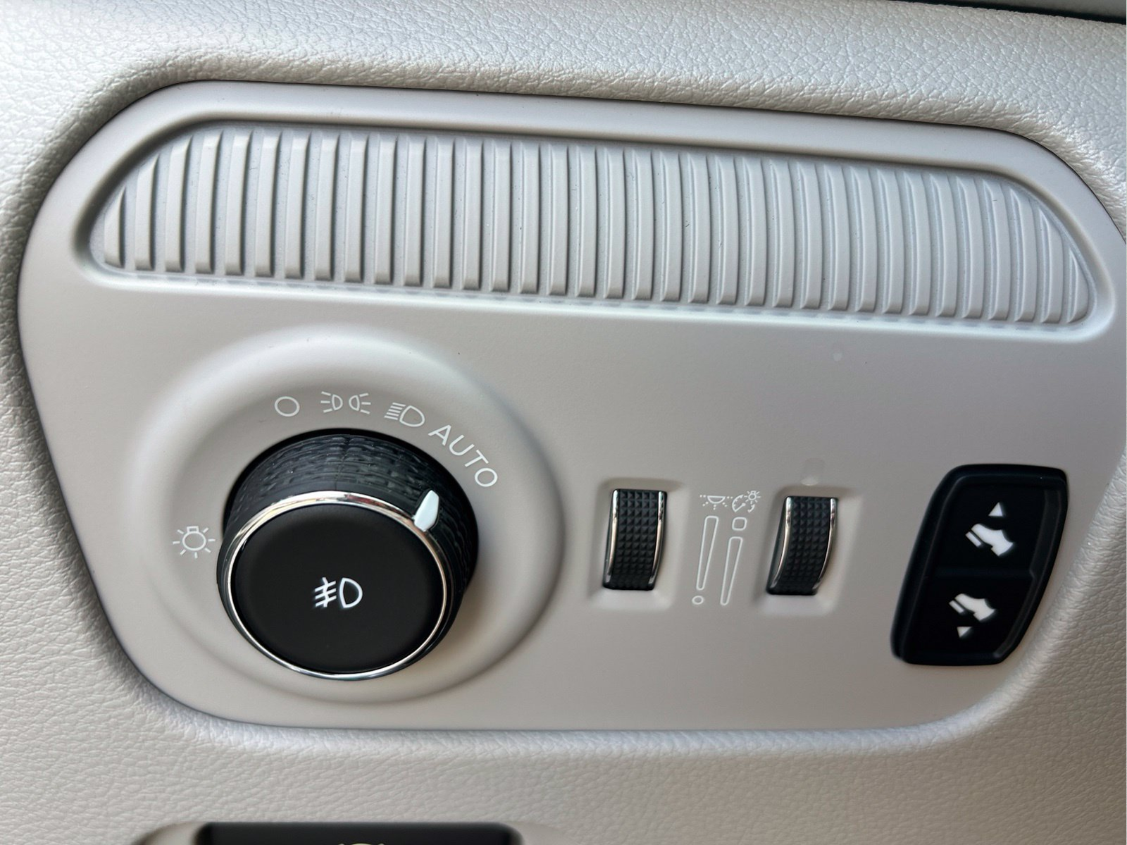 Used 2022 White Jeep Series I image 26