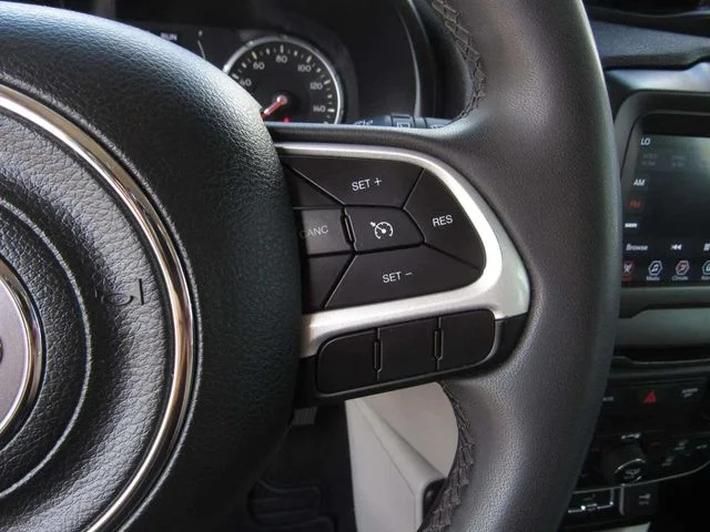 Used 2020 Blue Clearcoat Jeep Latitude image 24