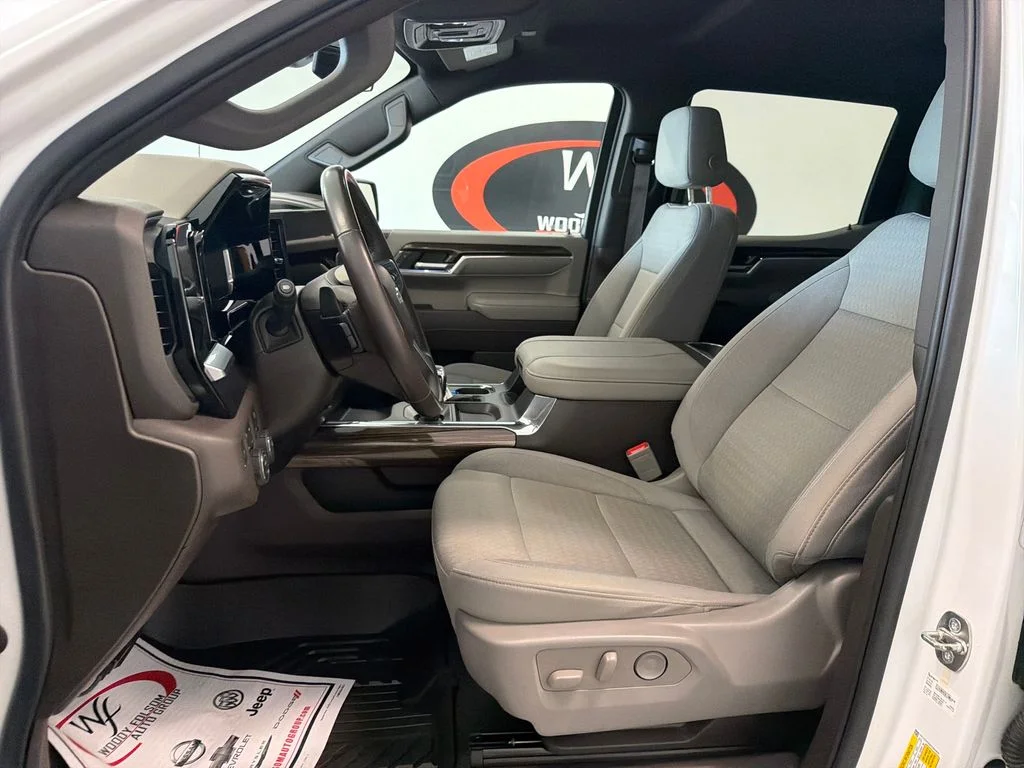 Used 2023 White Chevrolet RST image 11