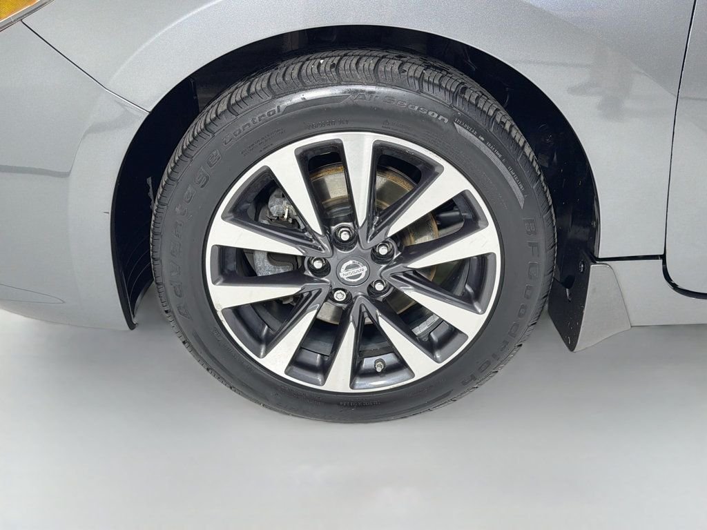 Used 2016 Gun Metallic Nissan 4dr Sedan I4 2.5 SV image 29