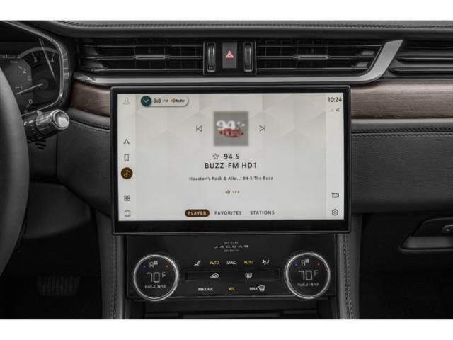 Used 2021  Jaguar SVR image 10
