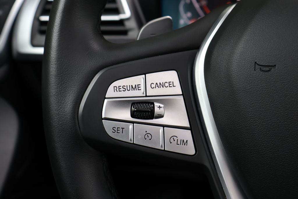 Used 2024  BMW xDrive30i image 31