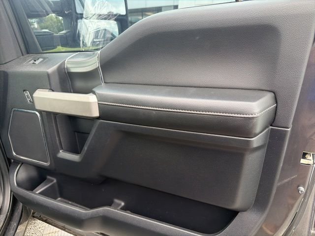 Used 2017 Magnetic Ford Lariat image 13