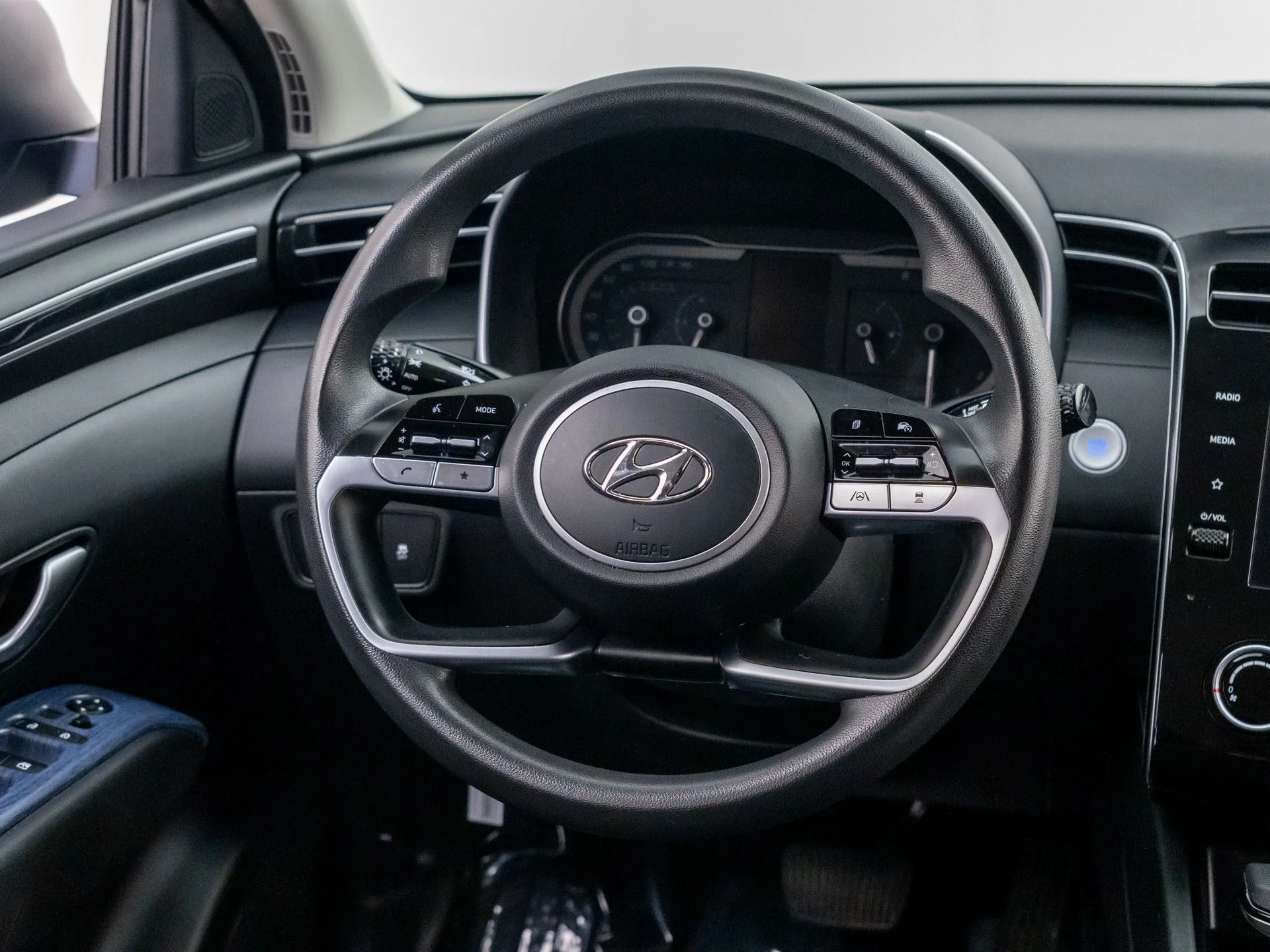 Used 2022 Gray Hyundai SEL image 12