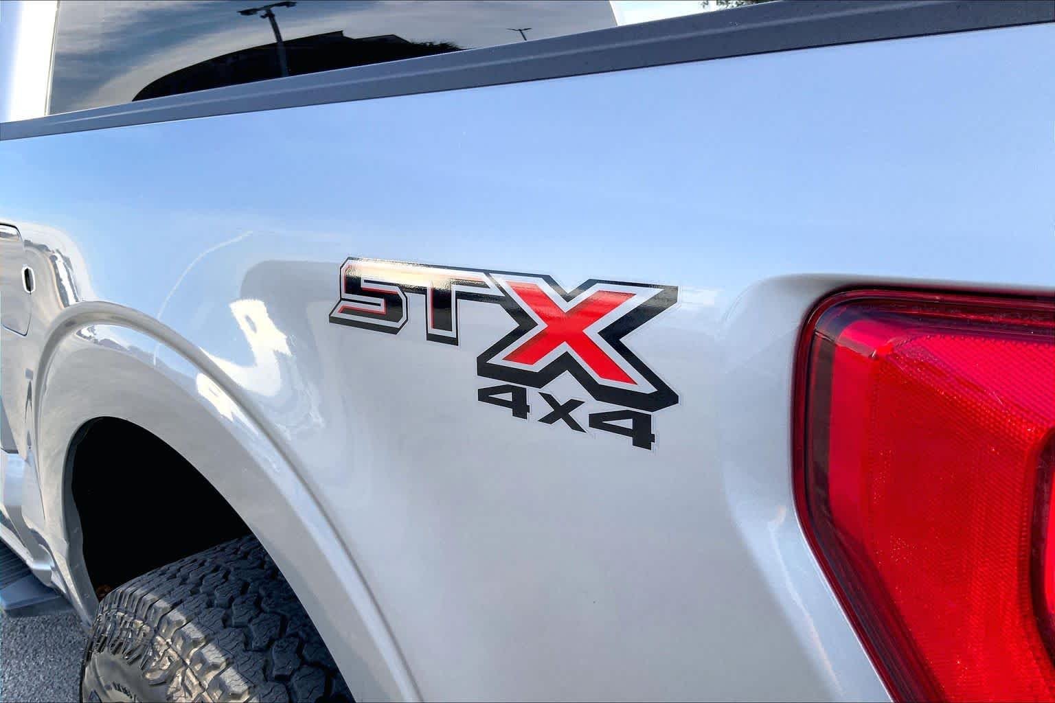 Used 2022 Iconic Silver Metallic Ford XL image 10