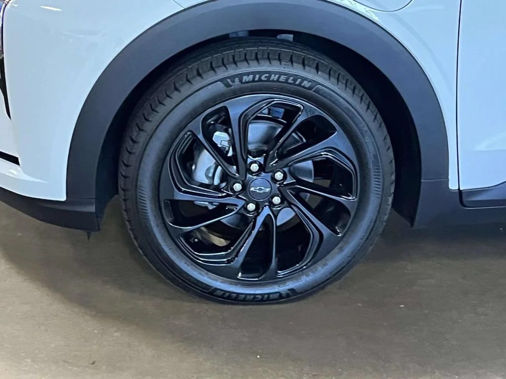 2027 Chevrolet Bolt RS - Photo 9