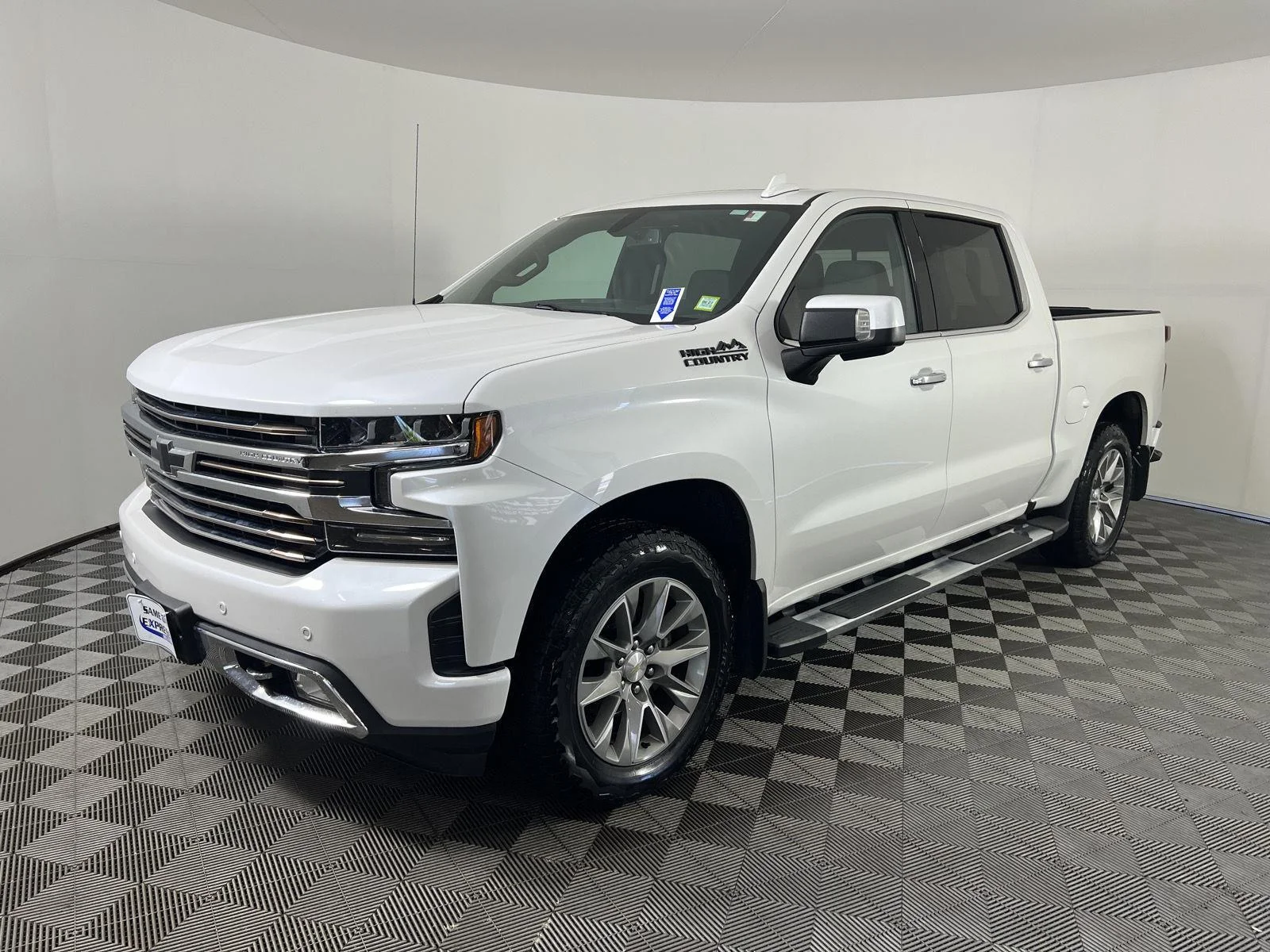 Used 2021 Pearl Chevrolet High Country image 28