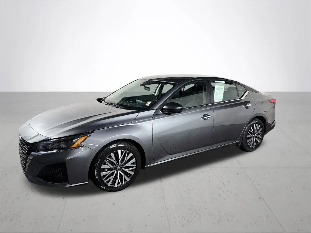Used 2025 Gray Nissan 2.5 SV image 2