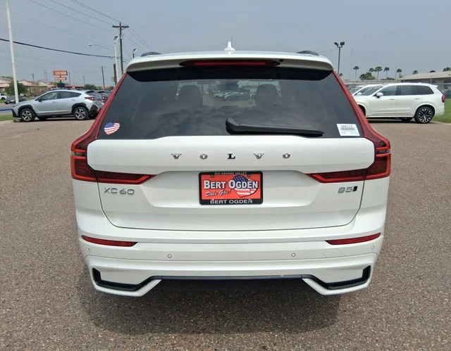 New 2026 Crystal White Volvo Core image 5