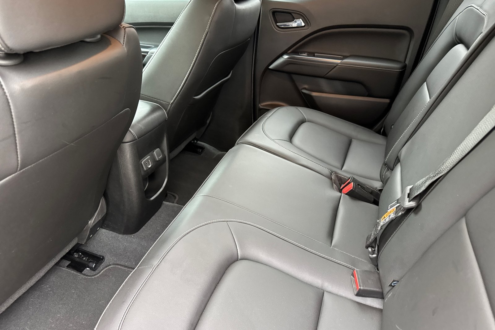 Used 2021 Summit White GMC 4WD Elevation image 12