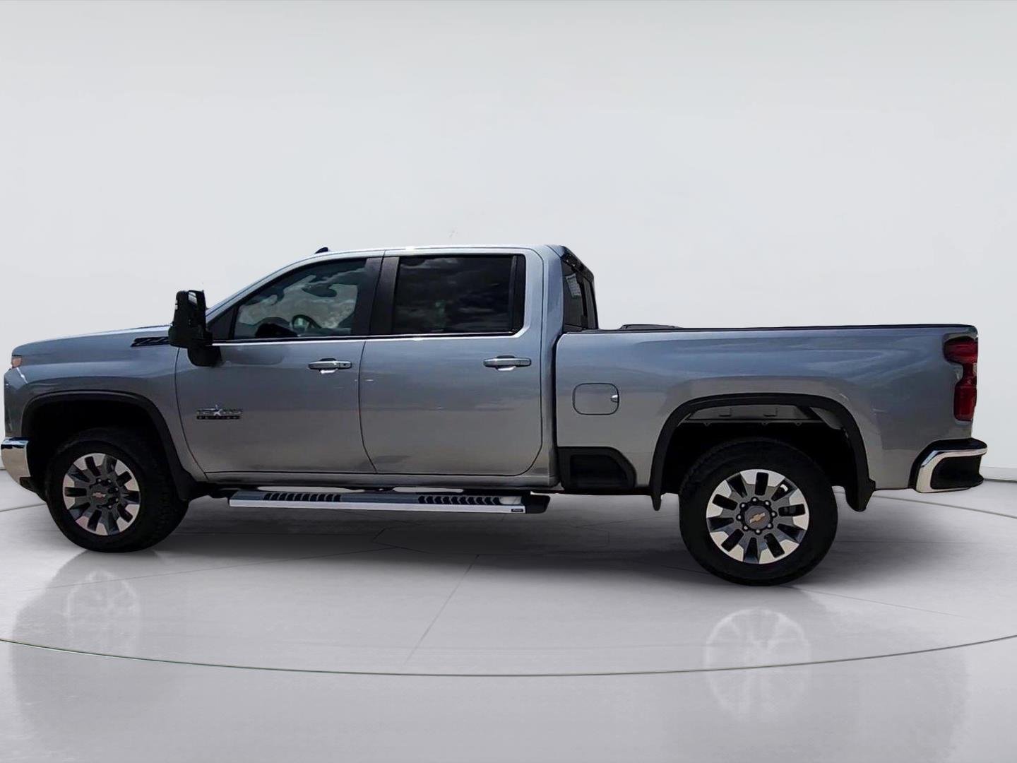 2025 Chevrolet Silverado 2500 HD photo 6 of 33