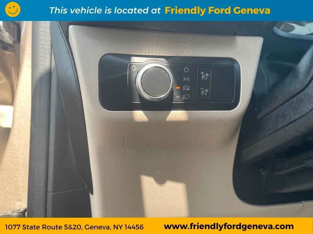 Used 2021 Gold Ford SE image 12