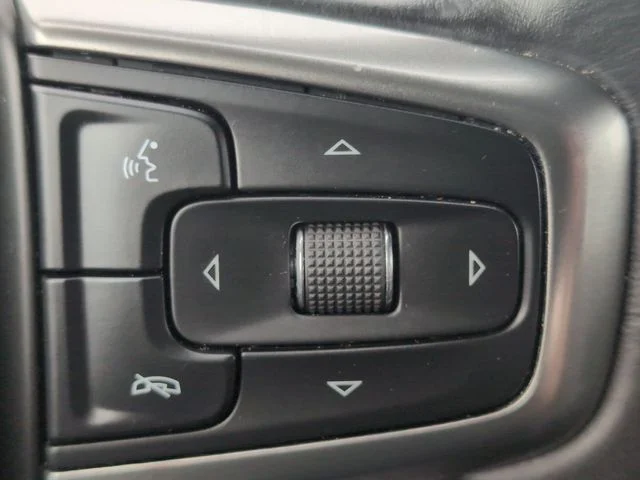Used 2020 Red Chevrolet LT Trail Boss image 17